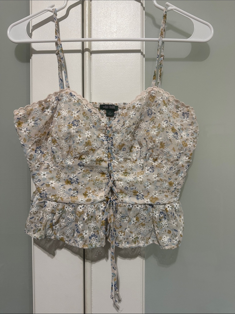 Wild Fable floral Lace-Trim Peplum Cami Top - White/Blue/Yellow